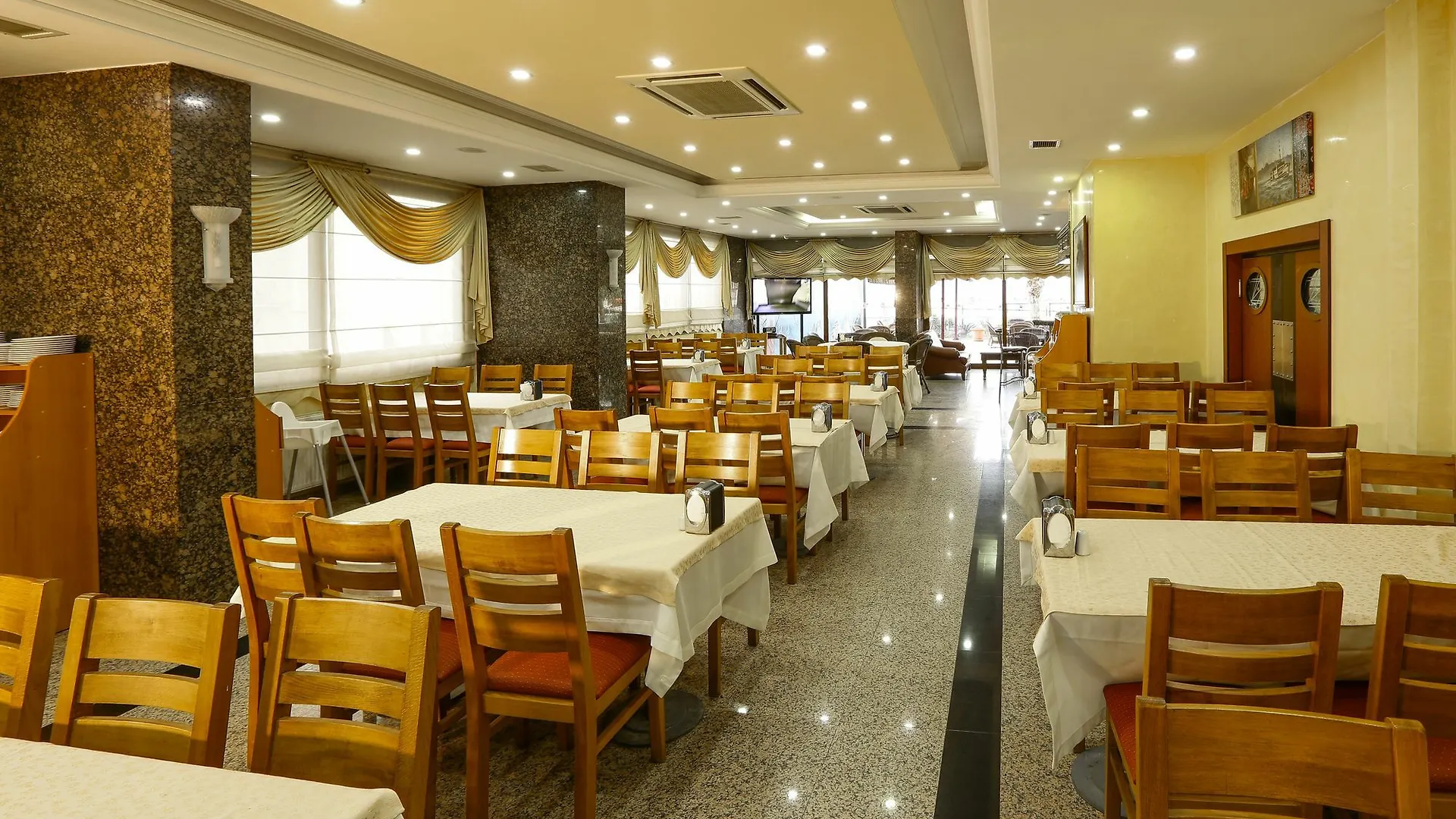 Kayhanbey Hotel Kusadası 4*,